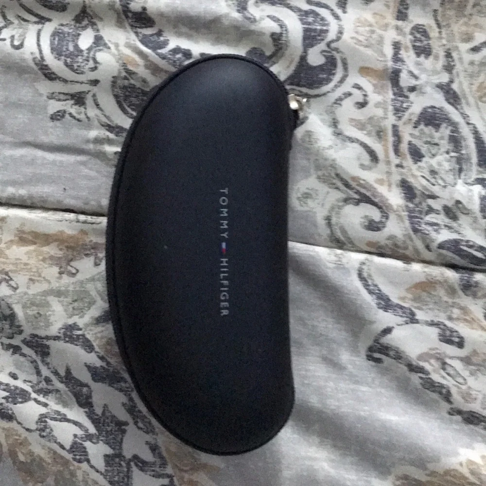 Tommy Hilfiger | Accessories | Copy Tommy Hilfiger  display picture 1